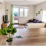 Nagyerdo - Simonyi Ut Apartment