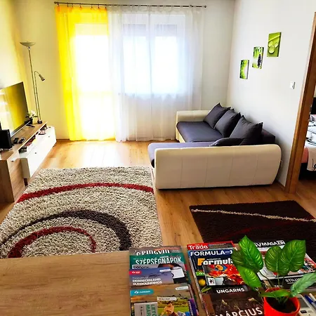 Apartment Nagyerdo - Simonyi Ut *